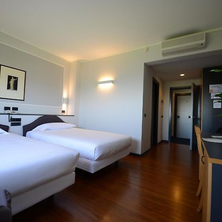 Hotel Mamiani & Relaxing Spa Ουρμπίνο Δωμάτιο φωτογραφία